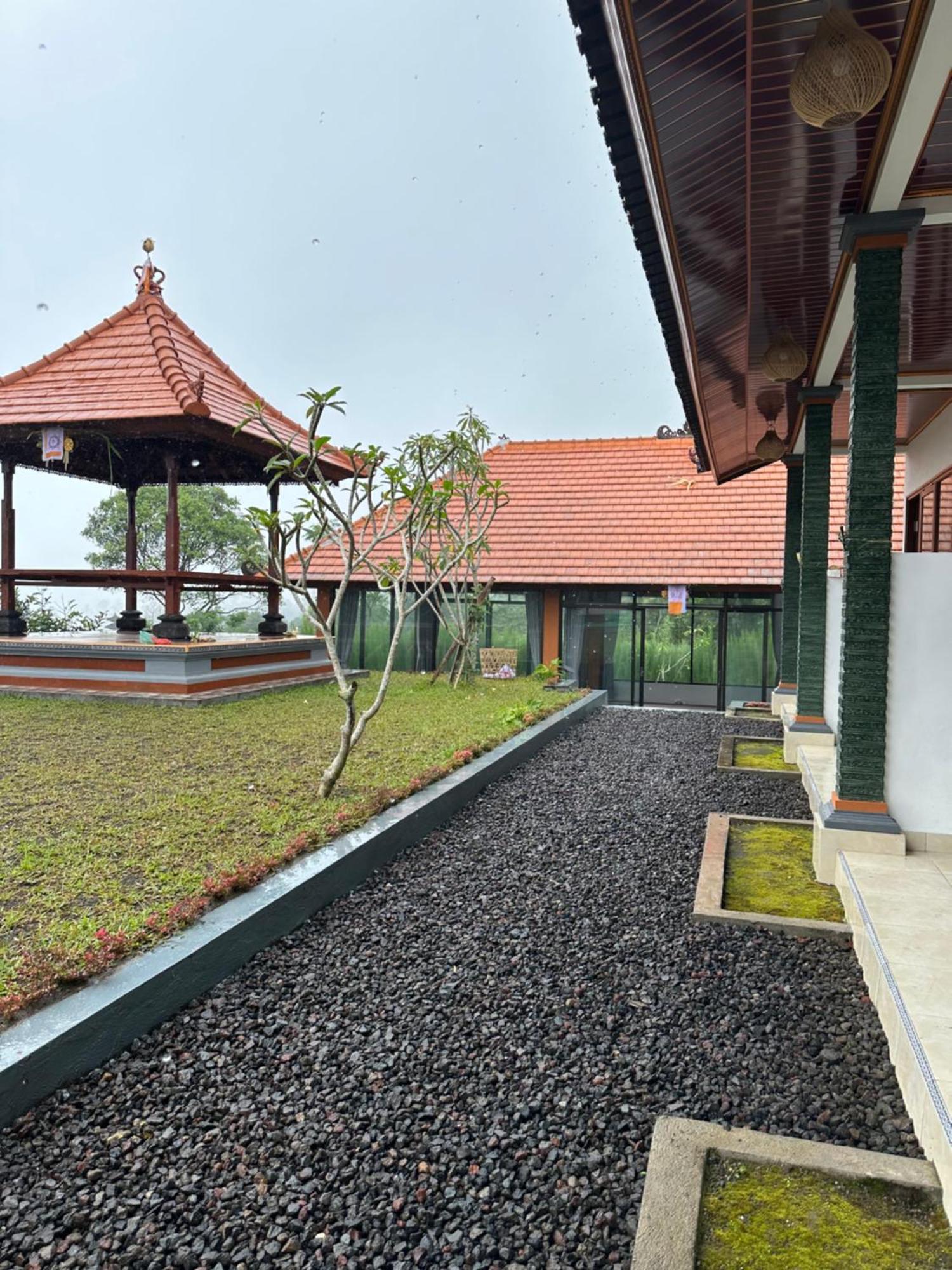 Bali Basuki Retreat Center Appartement Besakih Buitenkant foto
